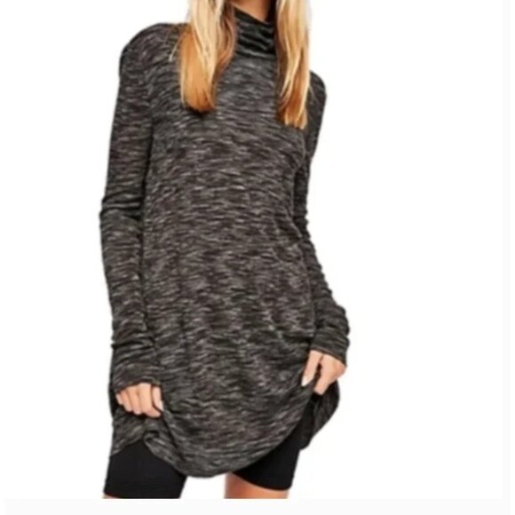 We The Free Stone Cold Split Back Turtleneck Tunic Top Gray Long Sleeve Lightwei - Picture 2 of 12